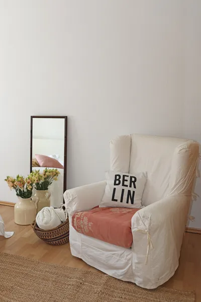 Charmante, lichtdurchflutete 2-Zimmer-Altbauwohnung in Ku'damm-Nähe / Halensee | Voll möbliert | — photo 1